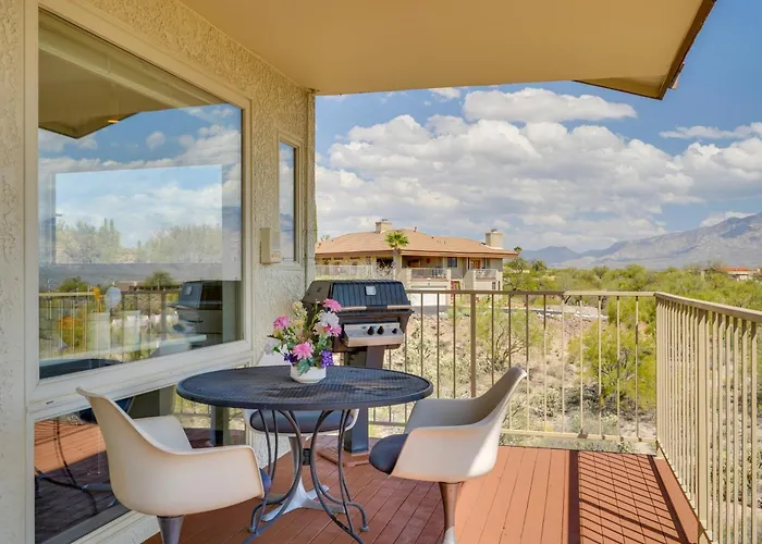 Near Trails: Luxe Mountain-view Retreat In Tucson! Holiday home