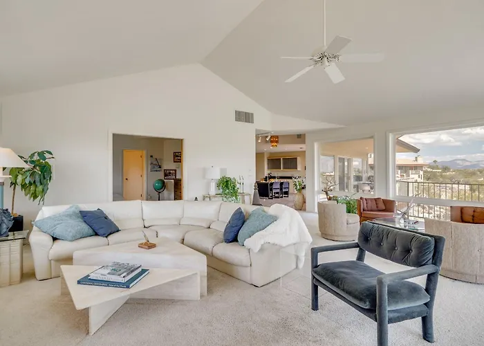 Near Trails: Luxe Mountain-view Retreat In Tucson!