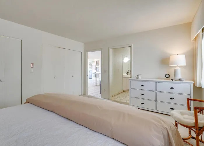 Near Trails: Luxe Mountain-view Retreat In Tucson! Holiday home Tucson