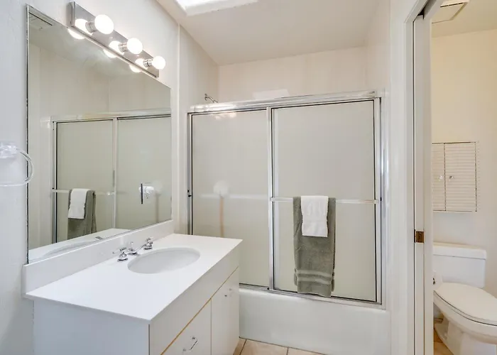 Near Trails: Luxe Mountain-view Retreat In Tucson! Holiday home *