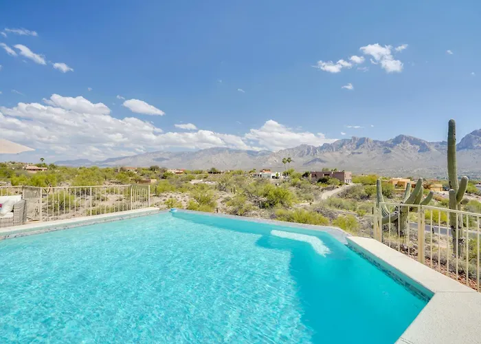 Near Trails: Luxe Mountain-view Retreat In Tucson! Holiday home
